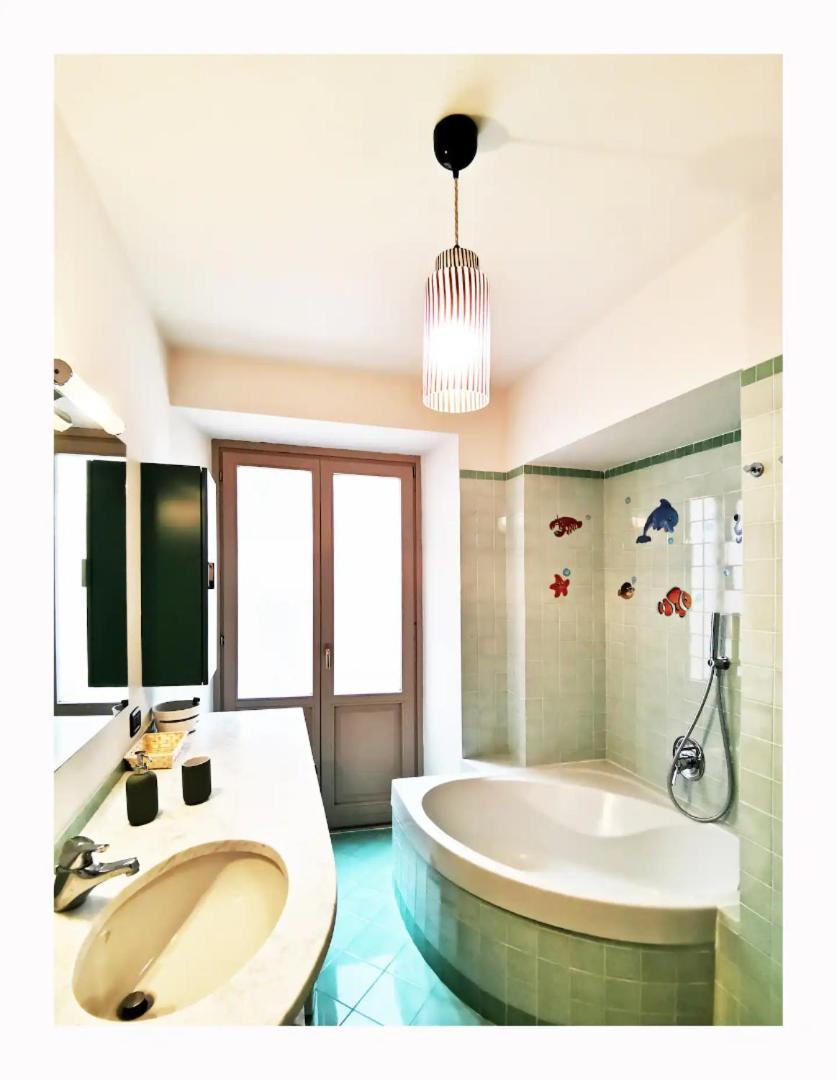 Due Dei Mille. Incantevole Casa In Centro Ad Alba Extérieur photo